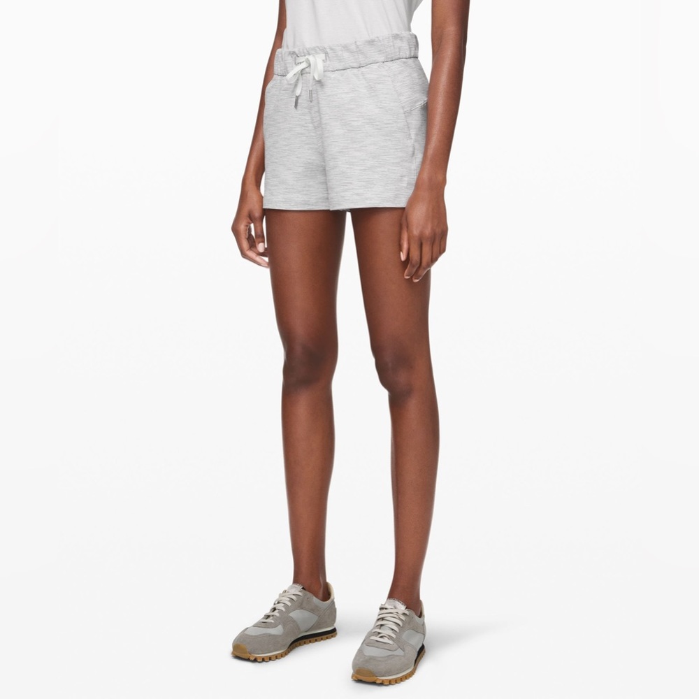 Lululemon On The Fly Short 2.5”